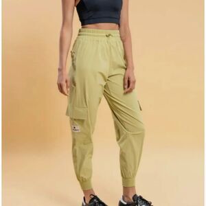 Wondery Outdoors Rebecca Belay Pant in "Matcha" Size MEDIUM